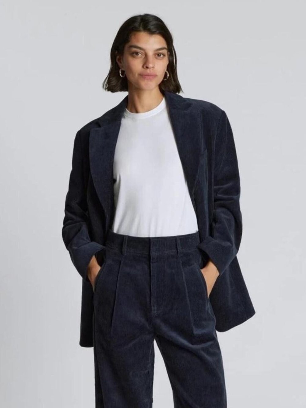 Oversized corduroy navy blazer Everlane #corduroyjacket